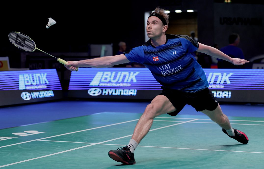 海洛羽球超级300赛| 粉碎周天成五夺冠美梦  根克4强斗托马波波夫