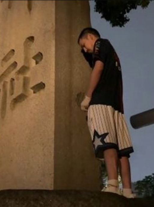 涉喷涂靖国神社石柱 中国男子在日本提堂被控对礼拜场所不敬
