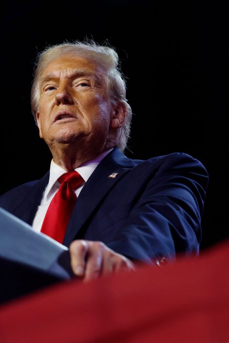 特朗普胜选 美法官对其“推翻选举”案按下暂停键