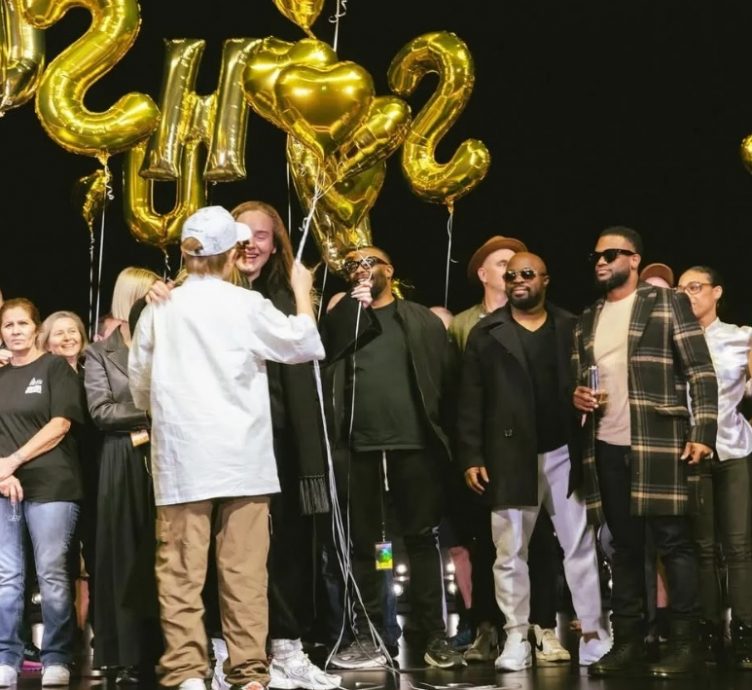 艾黛儿赌城驻唱落幕 亲解舍全球巡演都为他