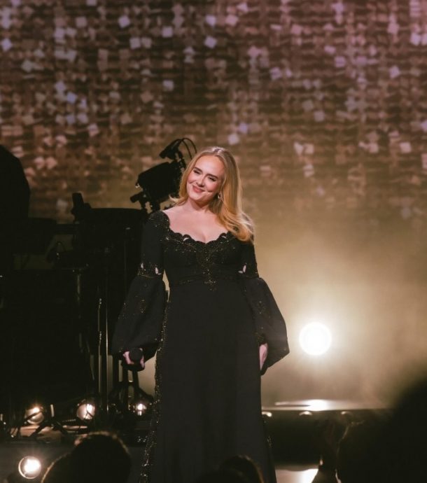 艾黛儿赌城驻唱落幕 亲解舍全球巡演都为他