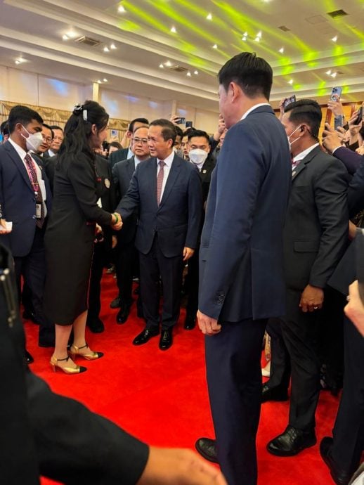补文 //柬总理出席团结宴 洪马内:柬埔寨是安全的