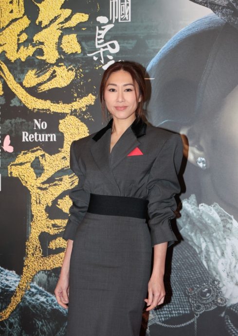 认脱单男友是圈外人 胡定欣曝闺密团已见过