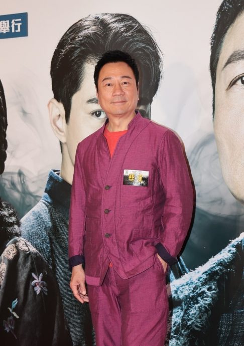 认脱单男友是圈外人 胡定欣曝闺密团已见过