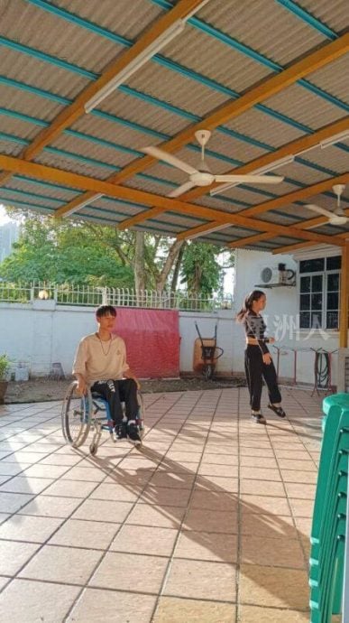 Fz100457626812 A32486153