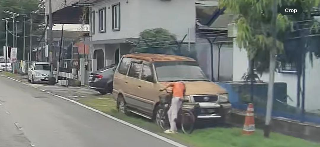 遭撞了逃小凯欣垂危