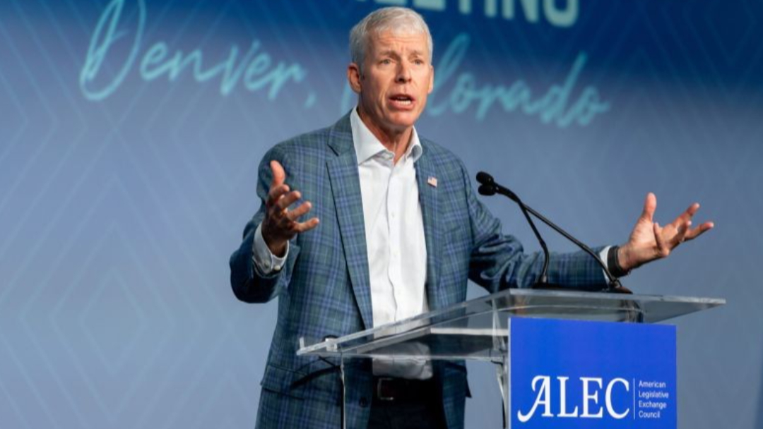 金融时报:页岩油公司执行长莱特将任能源部长