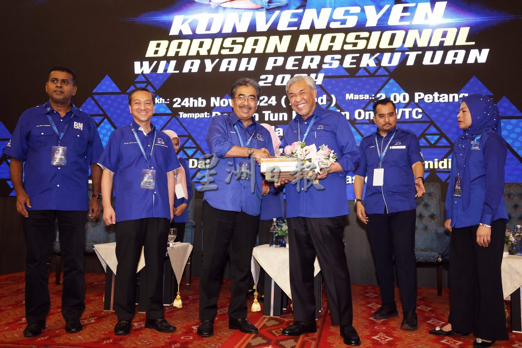 阿末扎希:上周有反对党议员找他 试图推翻安华政府