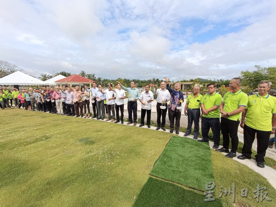 马口泷江同乡会推介植存葬,单身老人为首位安葬者