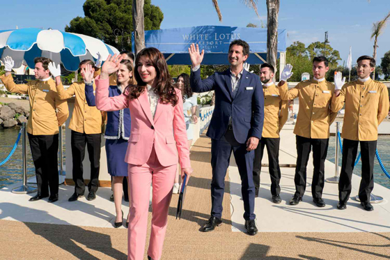 鱼儿水中游/《白莲花度假村第二季》没有人能出淤泥而不染