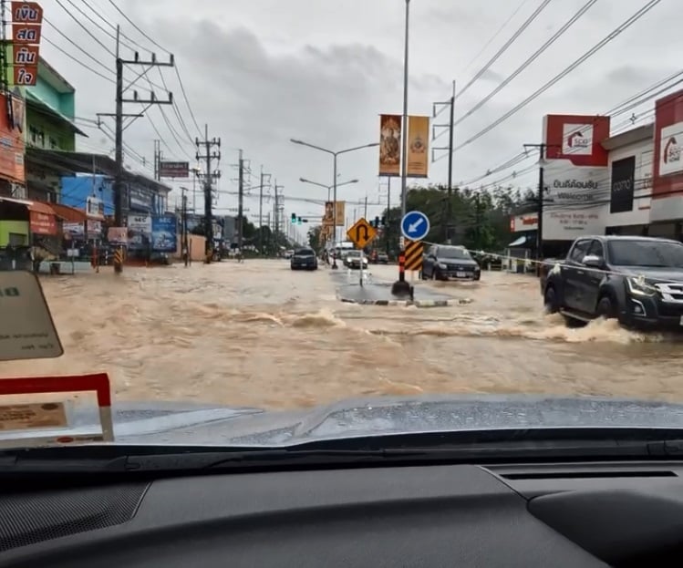 (全国版)灾情严重,饭店和旅游预订被取消