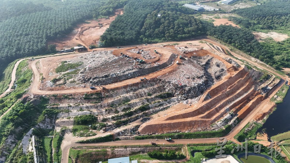 (古城版)阿依沙叻新村河流受2污染源“夹攻”,数个月就有一次河流污染农民苦