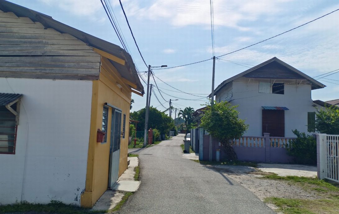 (古城第三版主文)东圭纳班台1和2仍在使用“三不管”土沟排水