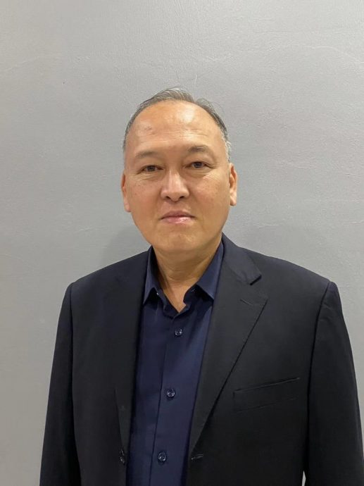 (古城第二版主文)“牛沟”充当排水沟部分沟渠已崩塌,丁赖村委会盼市政厅提升为洋灰沟渠