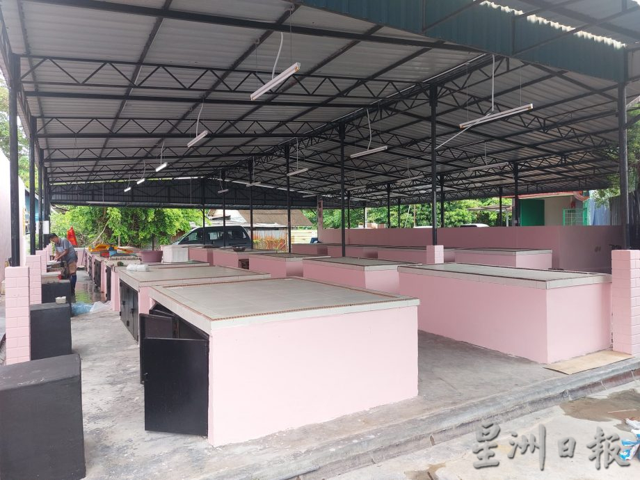 (古城第二版主文)《巴刹漫步》─一个人的巴刹,并不孤单