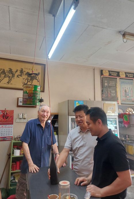 （古城第四版主文）中国广东省湛江市政协赞叹丁赖新村