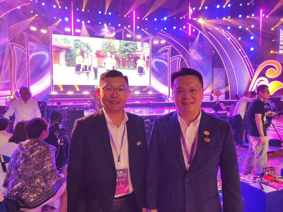 英校生高汶玟荣获世界闽南语歌后 以《爱到坎站》唱响国际