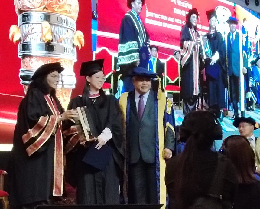 (已签发)暖势力/陈祈宁祈愉成大马最年轻医生 18和20岁姐妹医科毕业