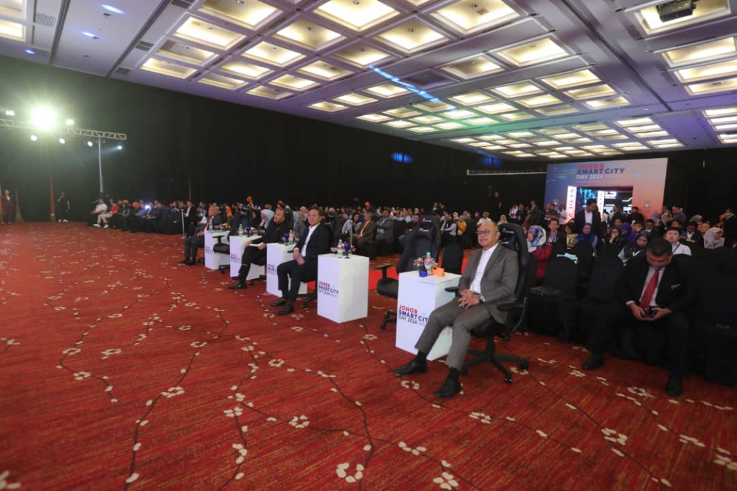 (已签发)柔:【州议会】柔州政府拨200万装监控器 100万推动智慧城市论坛2.0