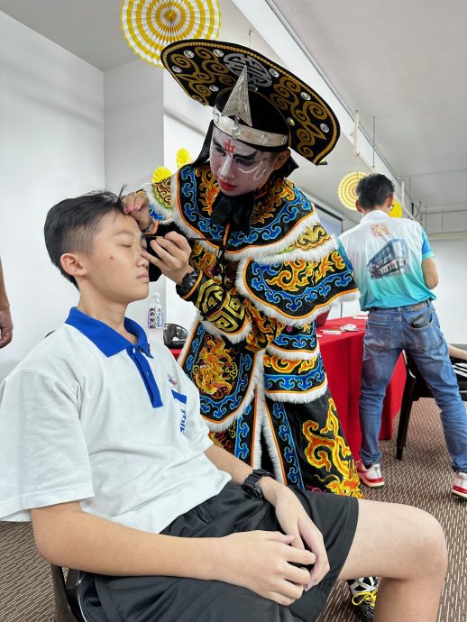 义兴英歌队应邀   至达城宽中办文化讲座