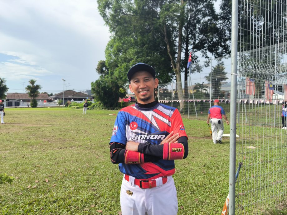 2协会好手热血比拼垒球 华巫球员跨种族增进友谊