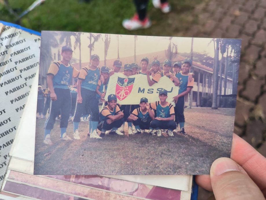 2协会好手热血比拼垒球 华巫球员跨种族增进友谊