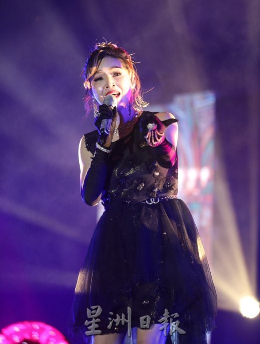 （已签发）柔：**版二**本报活动：“爱华教义演”最终站   逾千人出席为华教献力