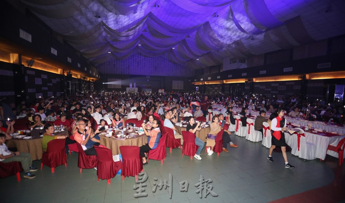 (已签发)柔:**版二**本报活动:“爱华教义演”最终站 逾千人出席为华教献力