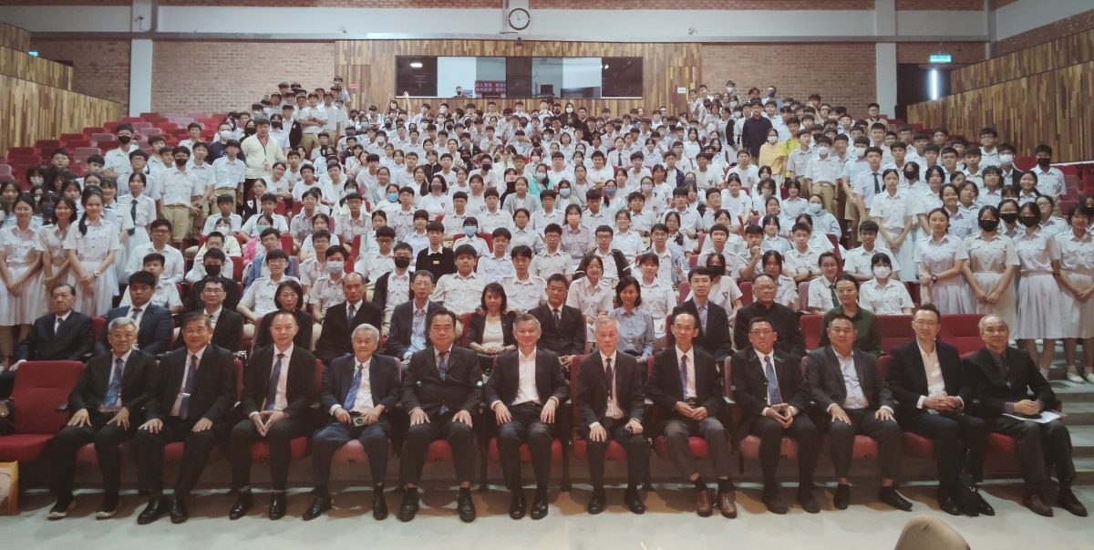 (已签发)柔:**版头**中驻马公使呼吁中化 鼓励更多学生赴华深造