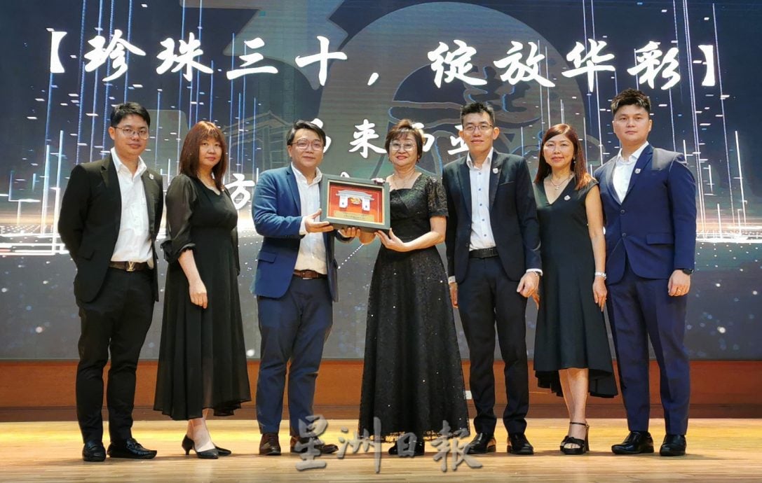 (已签发)柔:**版头**南院校友会庆30周年,陈洺臣吁仿美更积极支持母校