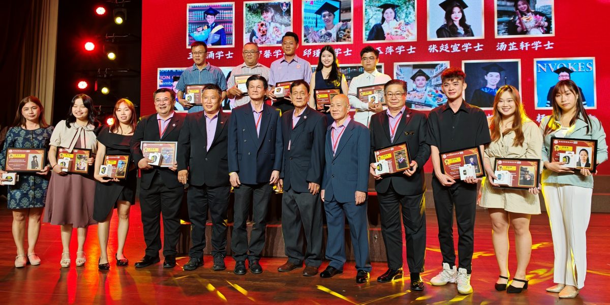 (已签发)柔:**版头**白福春吁商家维护中华文化 为招牌加中文字