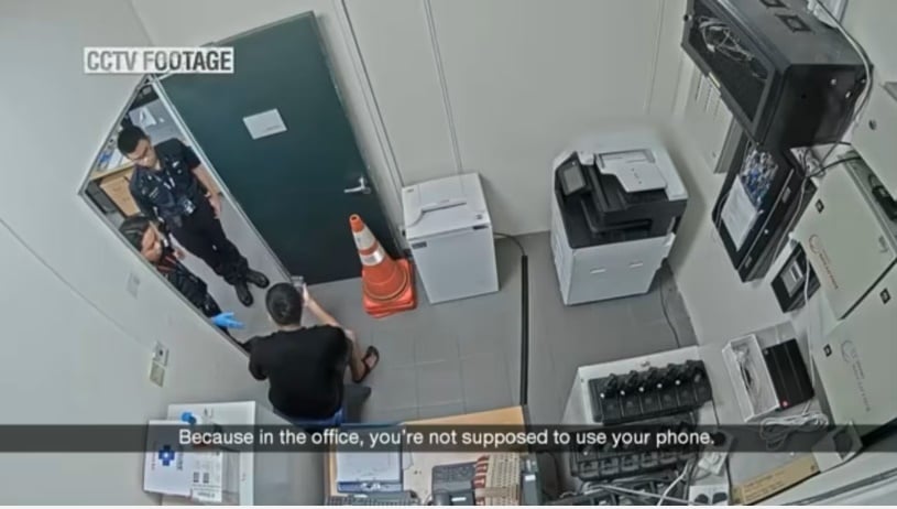 (已签发)柔:狮城二三事:男子辱骂关卡人员 过程视频曝光引关注