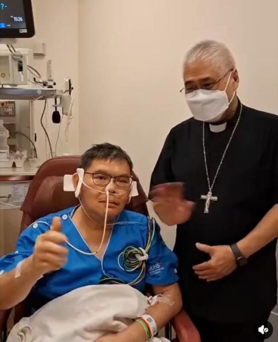 (已签发)柔:狮城二三事:神父嘴部被刺 舌头伤痕8公分
