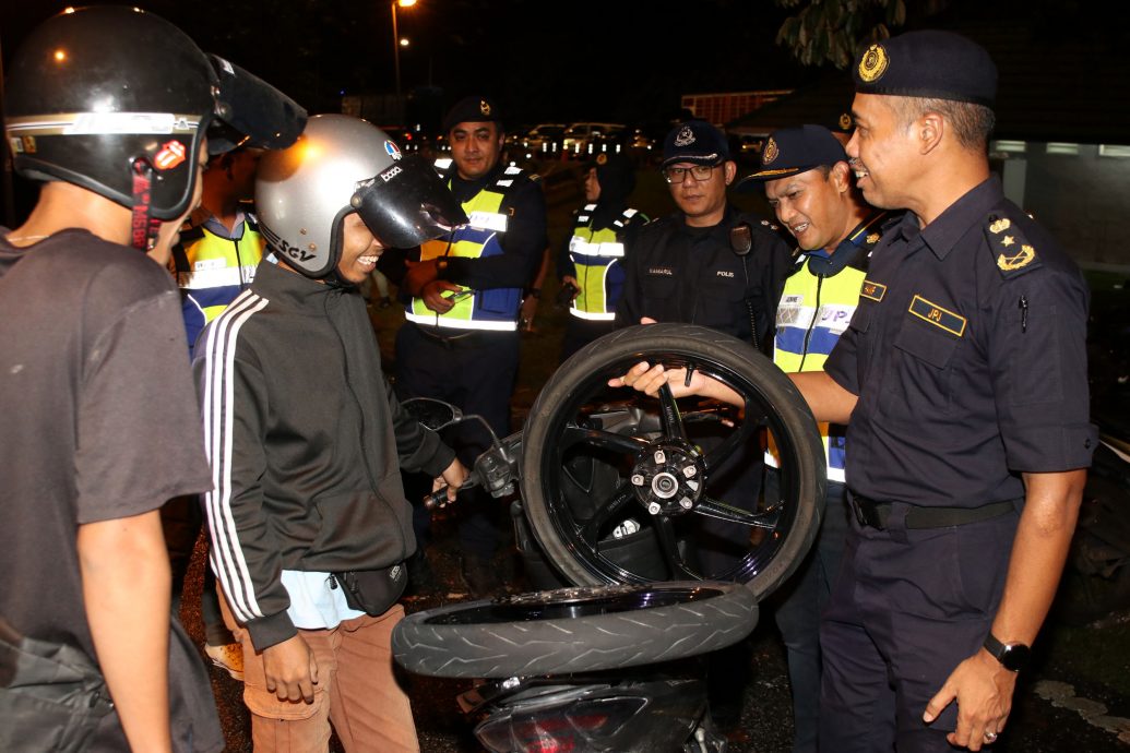 NS主文／森陆交局22天查逾万摩托车 1498辆违规遭对付