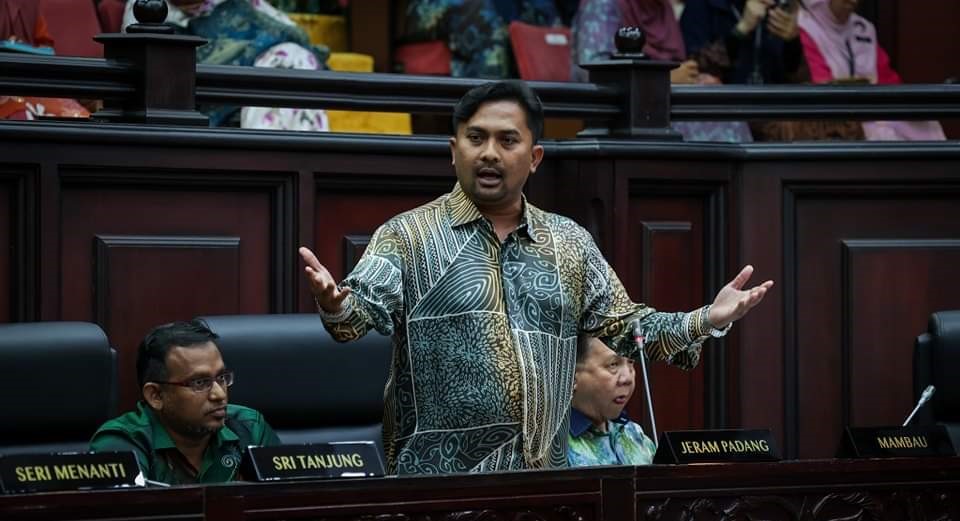 NS封面主文/反对党议员不赞同调薪,引发在朝议员群起围攻