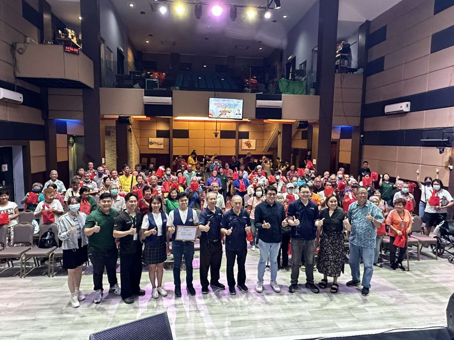 NS芙蓉:邻恩复兴教会联合企业举办社区长者关怀活动