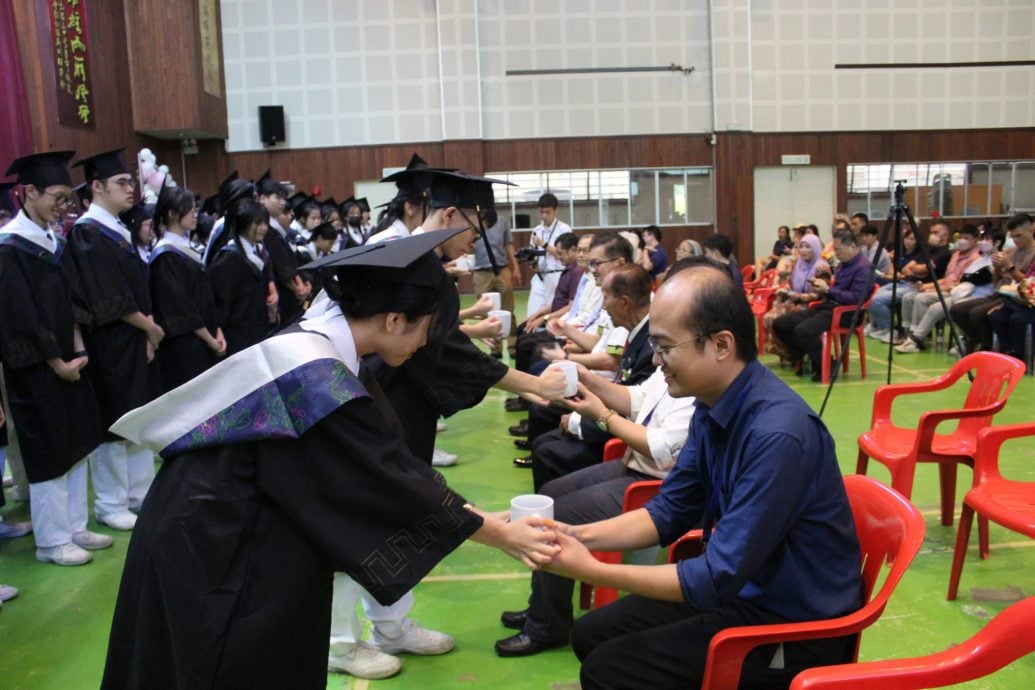 67高中53初中生 培元独中办毕业暨结业礼