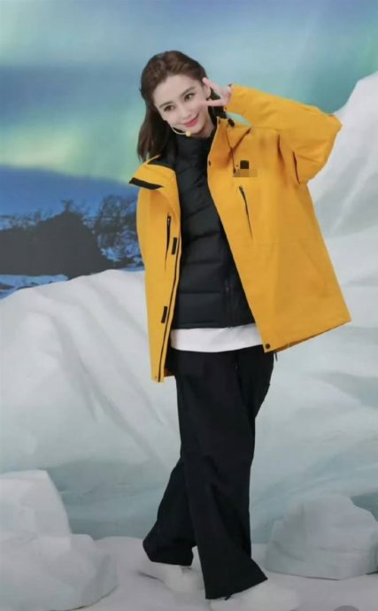  Angelababy带财能力惊人 直播带货狂吸700万人看