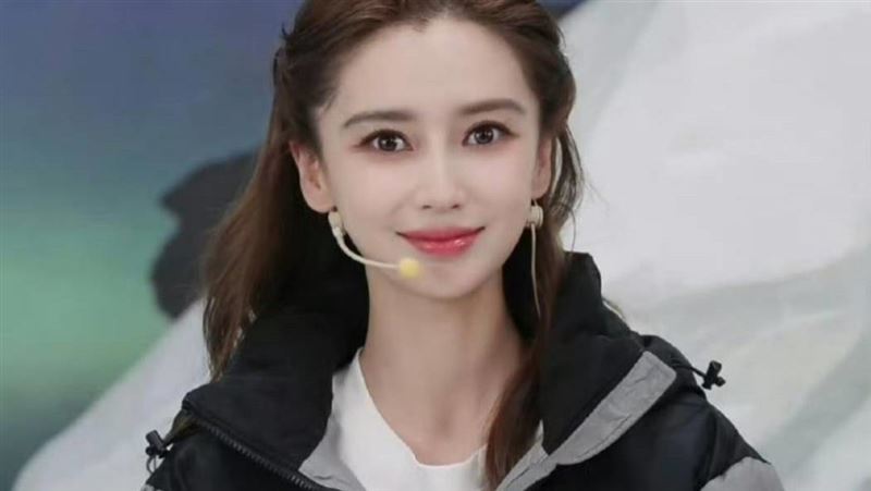  Angelababy带财能力惊人 直播带货狂吸700万人看