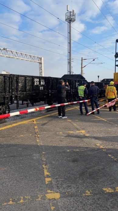 ​台中火车与摩托车相撞 骑士当场死亡