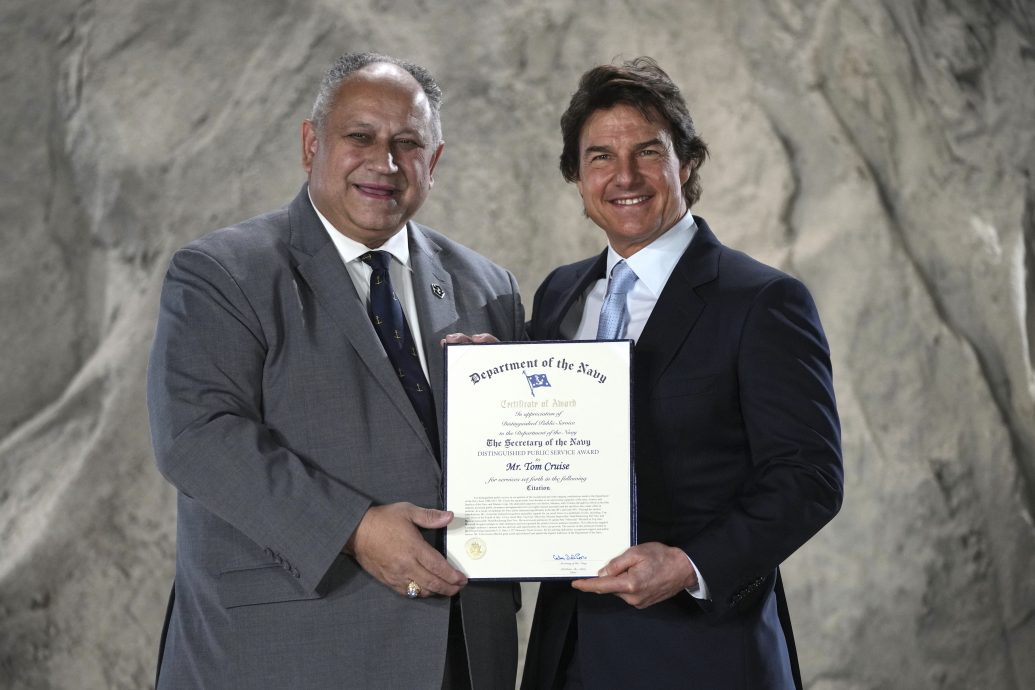 《壮志凌云》展现英雄主义 汤告鲁斯获颁“海军杰出奖”