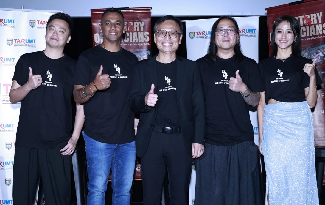 《红砖:拉曼人的故事》还原旧时代 张顺源戴假发女儿认不出