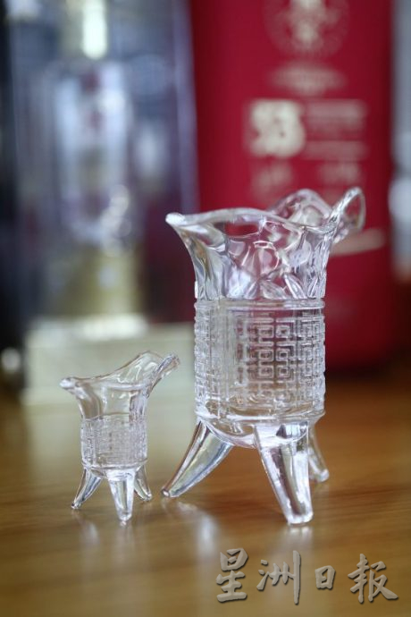 【白酒文化/03】酒桌上必知礼仪,怎样敬酒才不失礼?