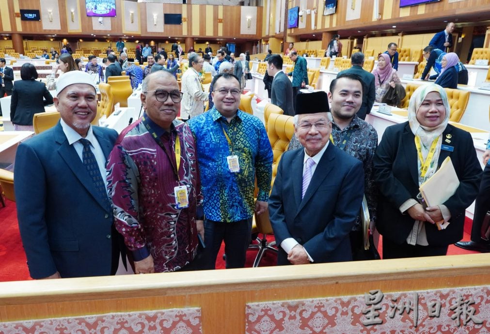 三读通过2025霹财案 三苏丁票选为国会上议员