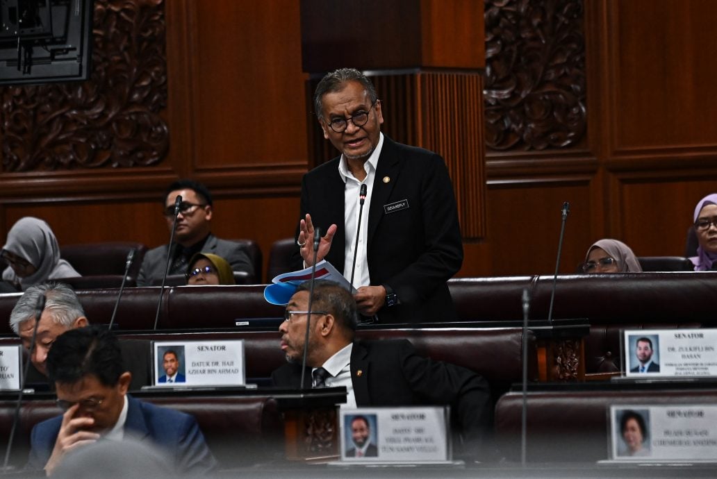 上议院/征收含糖饮料税成效/祖基菲里:242款饮品减少含糖量