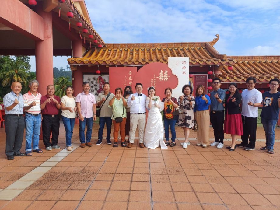 2024年岁末时刻,一对新人在关丹天后宫以英文誓词来完成人生大事