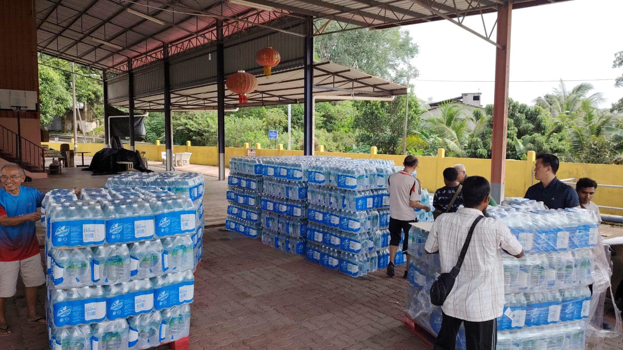 东：民主行动党登州联委会：赈灾物资不贴党徽