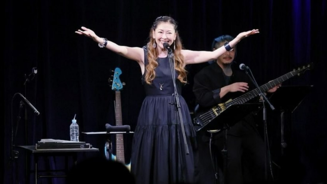 中山美穗低调火化 20岁儿子送最后一程