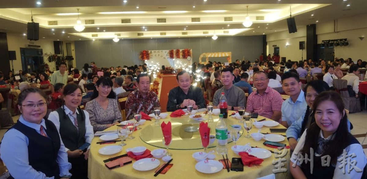倪可汉:解决校长荒 吁曼绒教师考NPQEL