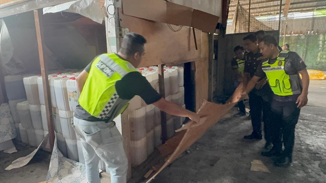 全国要吗?/请签发(大北马)不法份子牟利，津贴食用油、白糖及面粉重新包装，高价售商业用途